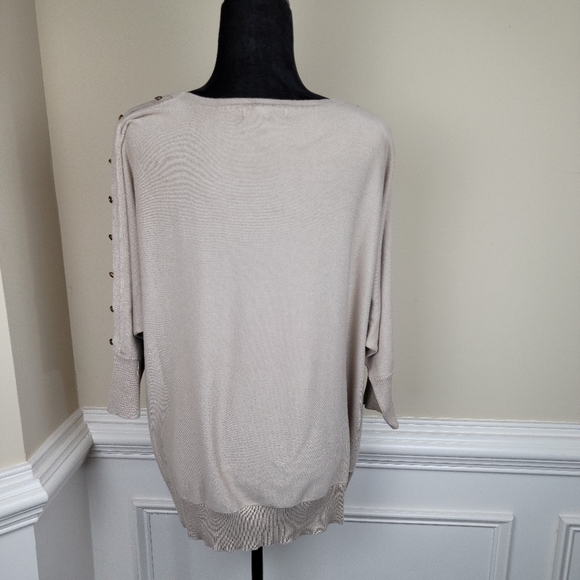 Chelsea and Theodore Woman pullover‎ sweater - Picture 2 of 8